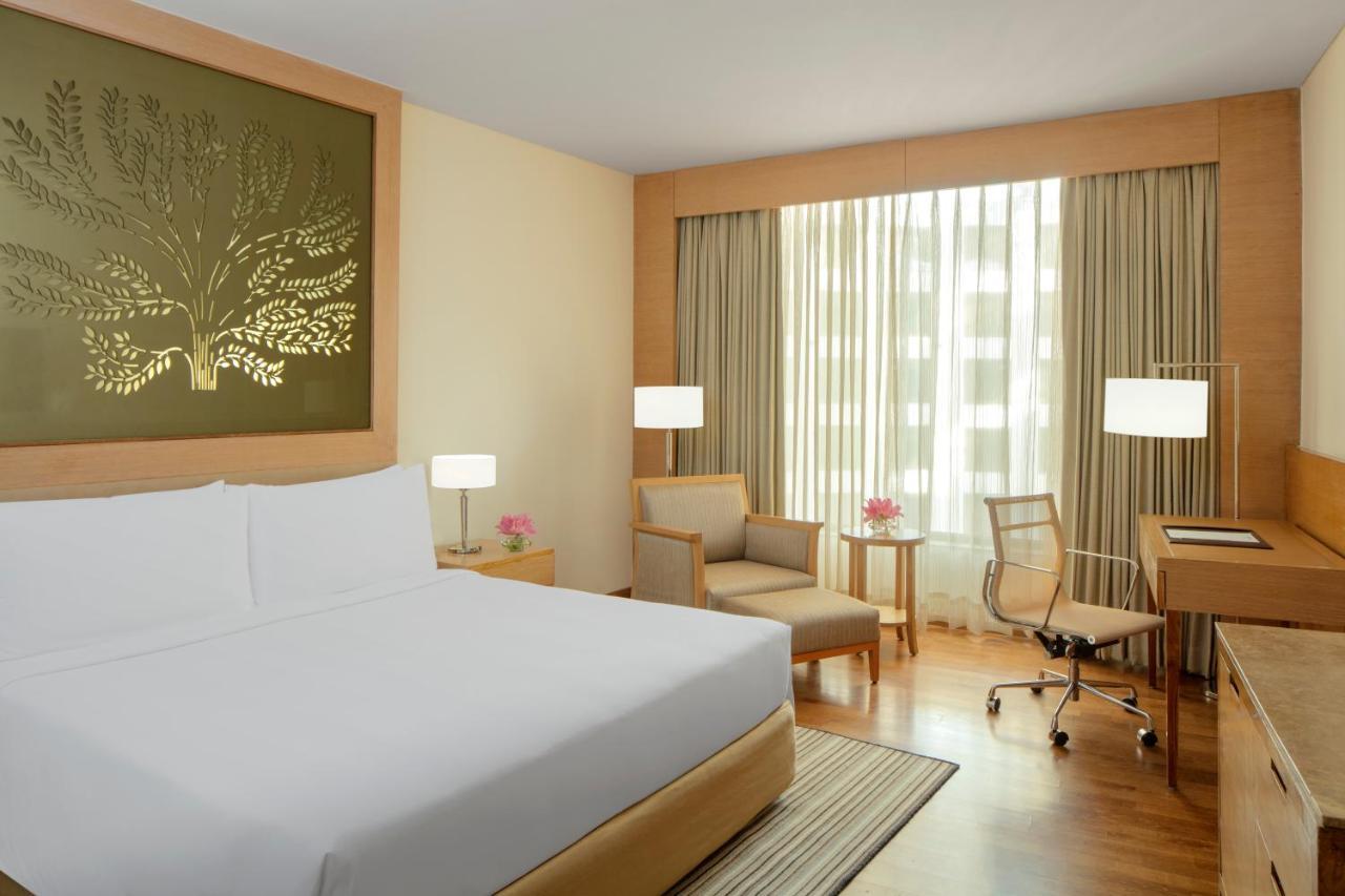 Radisson Blu Hotel New Delhi Dwarka Exterior foto A room at the Taj Bengal