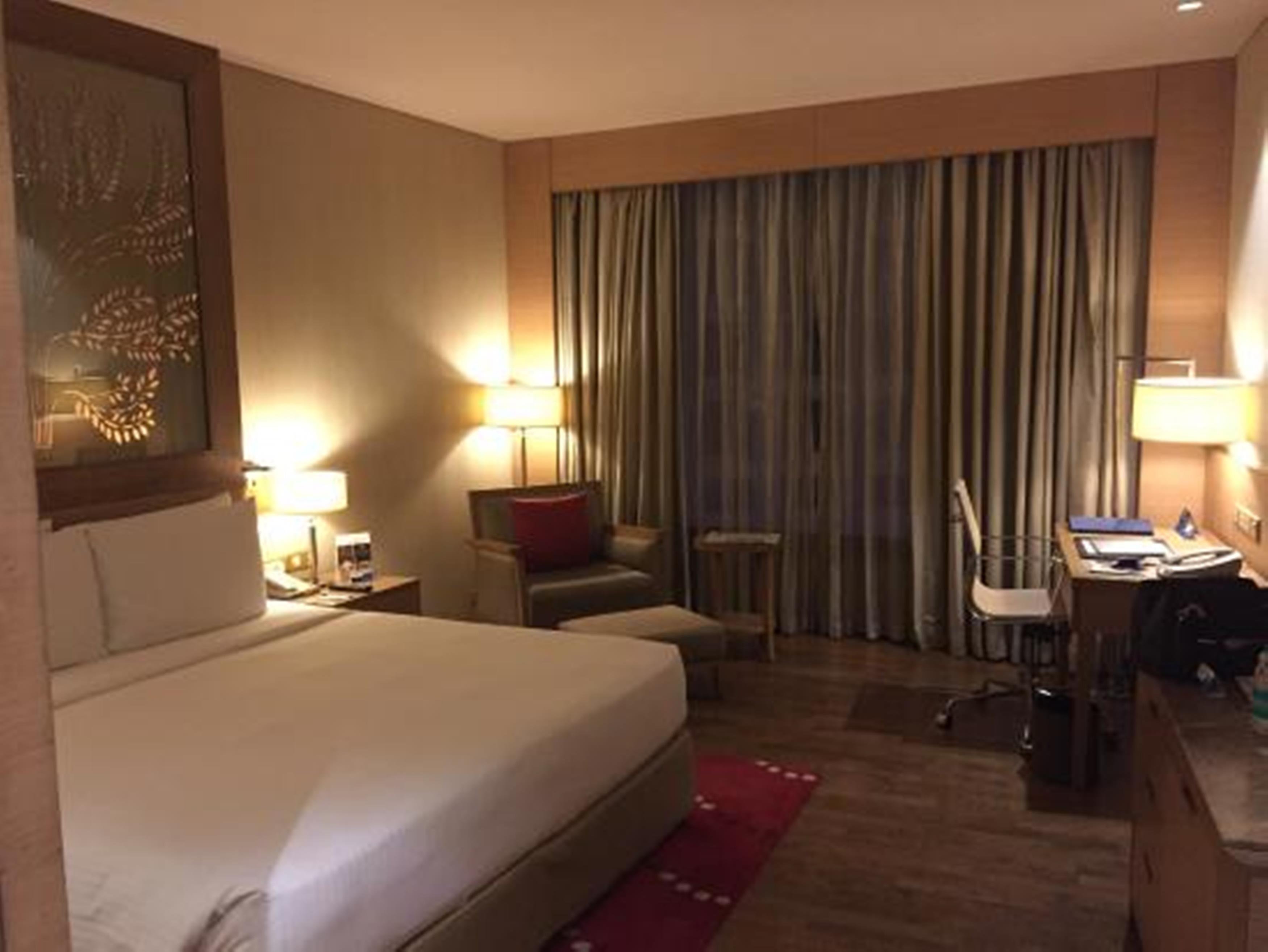 Radisson Blu Hotel New Delhi Dwarka Exterior foto A room at the hotel