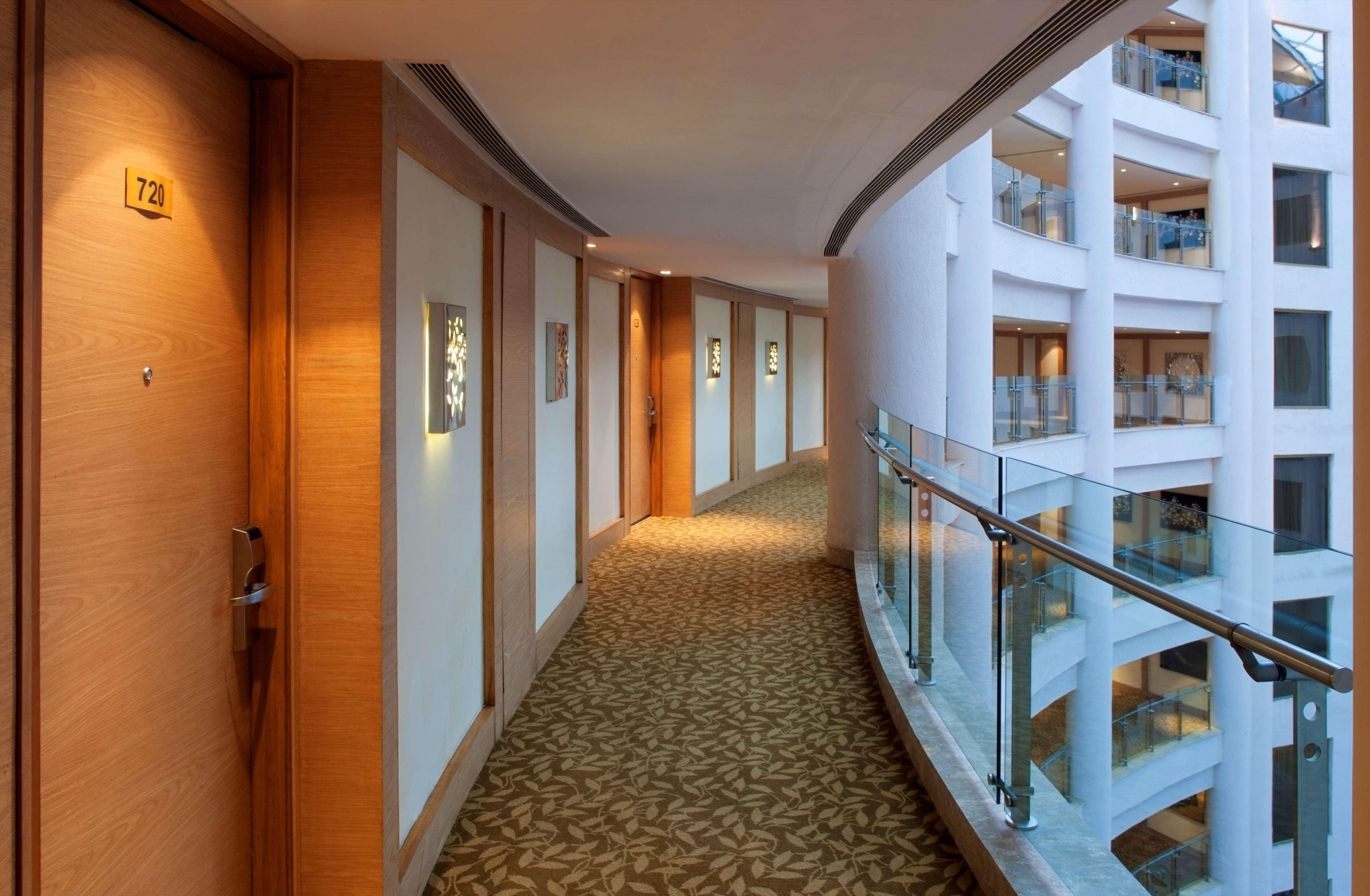 Radisson Blu Hotel New Delhi Dwarka Interior foto A corridor