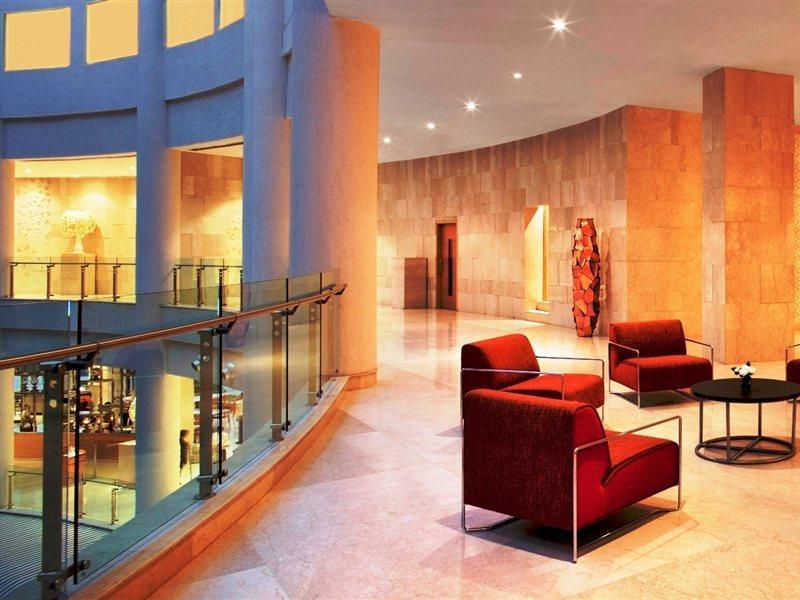 Radisson Blu Hotel New Delhi Dwarka Exterior foto Lobby